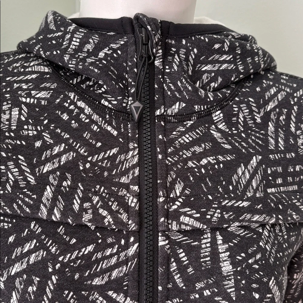 Ivivva by Lululemon Warm Moments Hooded Athleisure Zip Jacket Black White Geo 14
